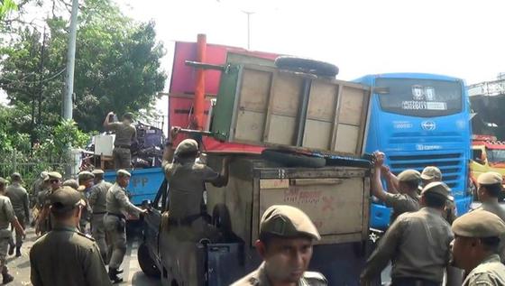 VIDEO: Razia PKL dan Parkir Liar Jelang Asian Games