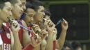 Pebasket Indonesia memamerkan medali juara Invitation Tournament Asian Games 2018 di GBK Hall Basket, Jakarta usai di final mengalahkan timnas basket India 78-68. (Bola.com/Peksi Cahyo)