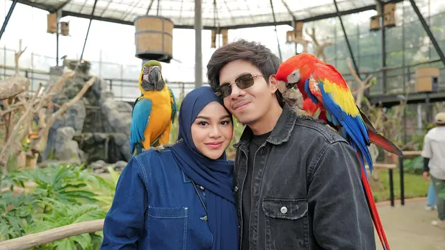 7 Potret Atta Halilintar Ajak Keluarga Liburan, Ameena Berani Naik Kuda Poni