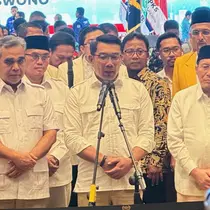 Bakal calon gubernur Jakarta Ridwan Kamil alias RK  usai deklarasi dukungan KIM Plus di Hotel Sultan, Jakarta, Senin (19/8/2024). (Foto: Liputan6.com/Nanda Perdana Putra).