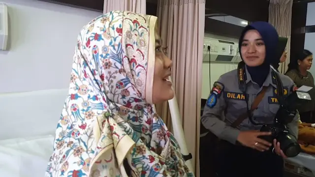 Menangis, Ini 7 Momen Jenderal TNI Andika Perkasa Jenguk Sertu Rizka yang Alami Kebutaan