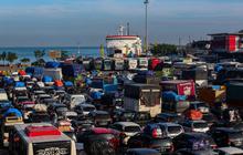 Keluhan Pemudik di Merak: Kami Sudah Sabar Semalaman, Tapi Belum Juga Masuk Kapal