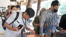 Pemprov DK Jakarta mewajibkan para ASN-nya untuk menggunakan transportasi umum setiap hari Rabu untuk menuju ke dan dari tempat kerja masing-masing. (Liputan6.com/Herman Zakharia)