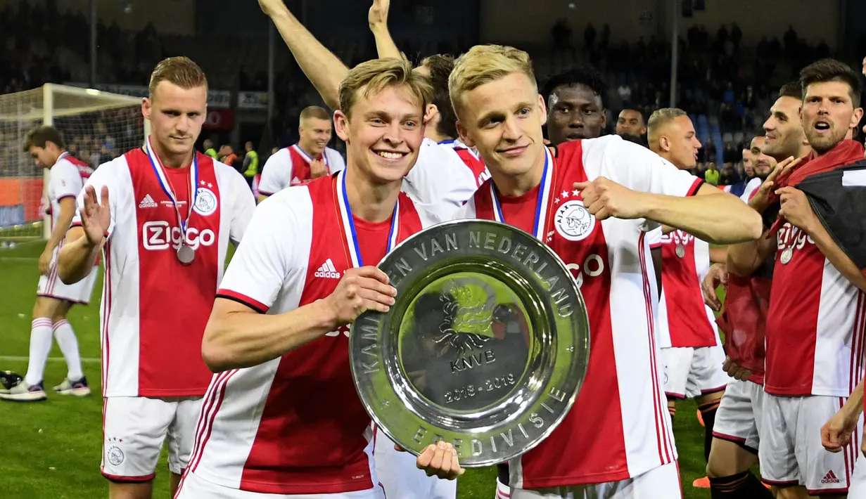 Pencapaian terbaik Van de Beek di Ajax adalah mempersembahkan gelar Eredivisie pada musim 2018/19 dan mencapai semi-final Liga Champions di musim yang sama. (AFP/Olaf Kraak)