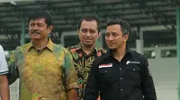 Indra Sjafri dan Ustad Yusuf Mansur saat meninjau latihan Persika Karawang, Senin (30/1/2018). (Bola.com/Instagram)