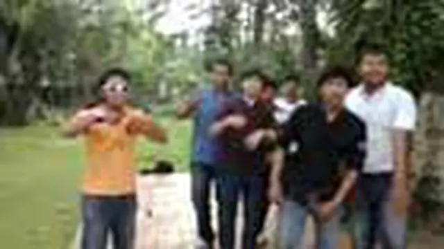 Parodi Boy Band SMASH