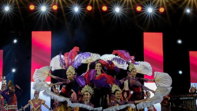 Dalam Pertemuan ketiga Sherpa G20, Menteri Koordinator Bidang Perekonomian Airlangga Hartarto mengajak seluruh delegasi menikmati keragaman budaya Indonesia di Pelataran Wisnu di Candi Prambanan. (Dok Kemenko Perekonomian)