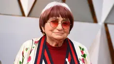 Sutradara Agnes Varda (89) menghadiri malam penghargaan Piala Oscar 2018 di Dolby Theatre, Los Angeles, Minggu (4/3). Agnes Varda menjadi nominator tertua di ajang penghargaan paling bergengsi di industri perfilman dunia itu. (Jordan Strauss/Invision/AP)