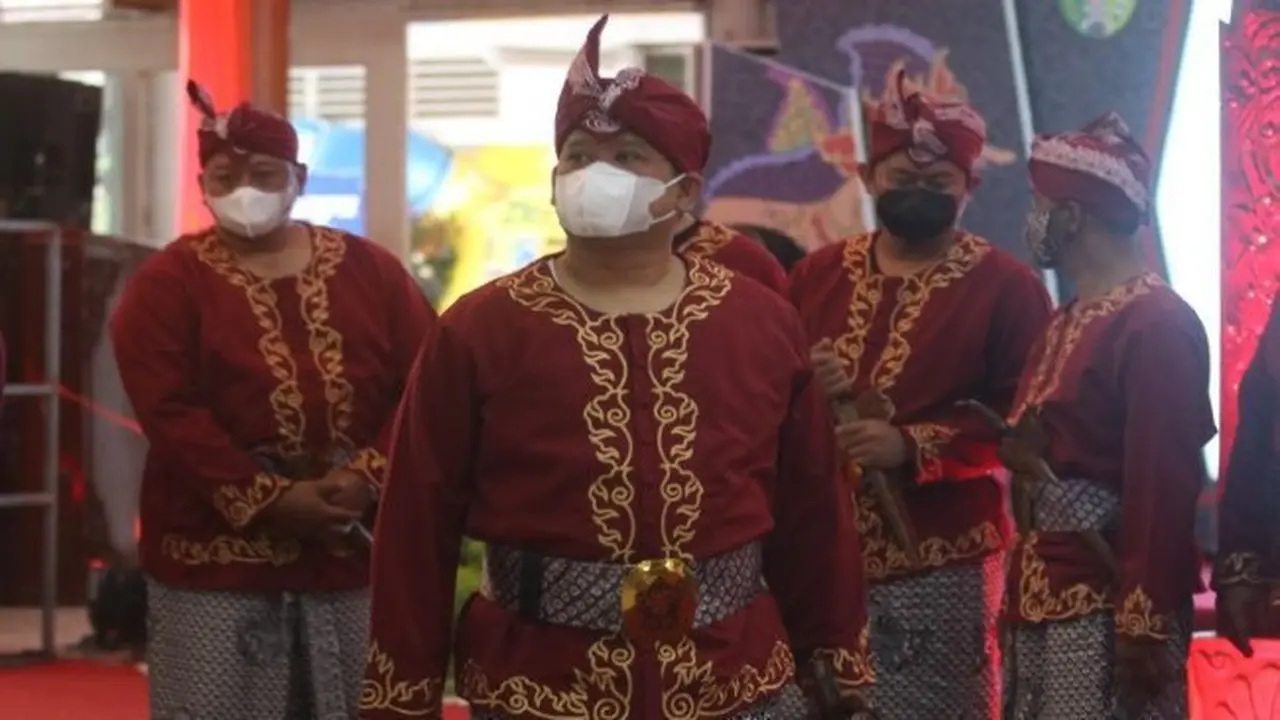 Mengenal Busana Khas Kediri Jadi Seragam Kerjas ASN