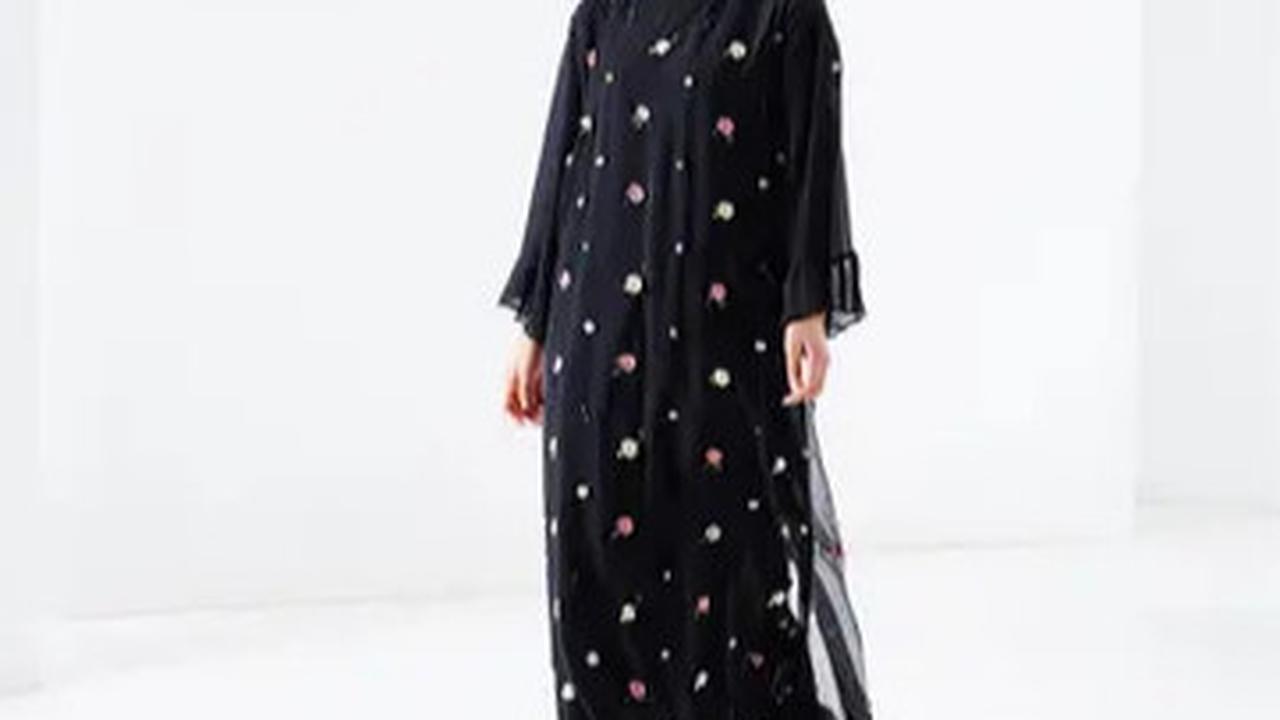9 Model Gamis Hitam Kombinasi Bordir, Tampil Stylish dan Elegan Tanpa Kaku