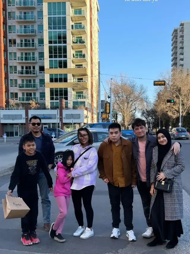 Cindy Fatikasari di Kanada