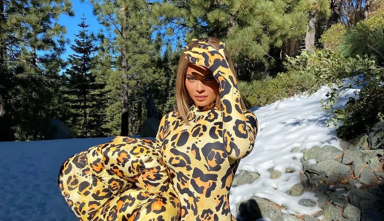 Perubahan etika di Kylie Cosmetics seperti akan membuat Kylie semakin sukses dan dicintai. (Foto: Instagram @kyliejenner)