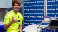 Striker asal Brasil, Alexandre Pato, pindah dari Corinthians ke Villarreal pada Rabu (27/7/2016). (dok. Villarreal)
