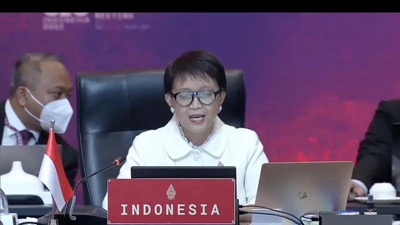 Menlu Retno Marsudi ketika menyampaikan pidato pembukaan untuk menyambut delegasi G20. (Youtube/MOFA Indonesia)