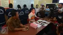 Kasubdit IV Renakta Polda Lampung Ajun Komisaris Besar Ferdyan Indra Fahmi (tengah) memberi keterangan pers, Lampung, (19/2). Polisi juga menangkap 5 muncikari lainnya di tempat terpisah. (Istimewa)