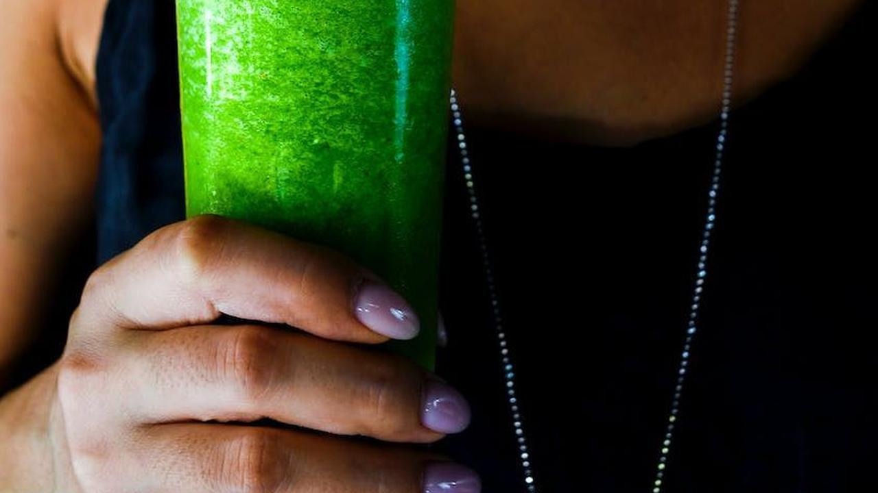 Apakah kamu tahu bahwa makanan tinggi serat dapat membantu dalam perjalanan penurunan berat badan? Memilih makanan yang bergizi, bervariasi, dan seimbang sesuai dengan kebutuhan tubuh, ditambah dengan aktivitas fisik yang cukup, dapat membantu menjaga ber