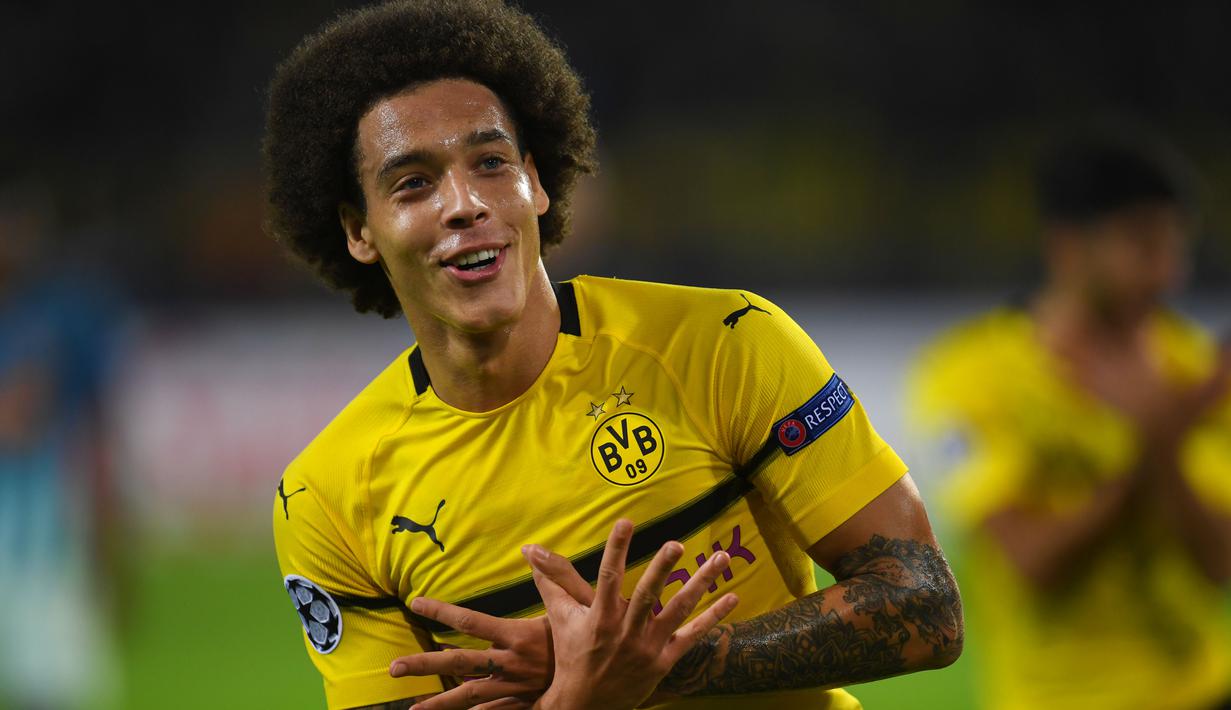 Tak menunggu waktu lama, Witsel kemudian pindah ke Borrusia Dotmund. Keputusan tepat diambil Witsel usai ia tampil impresif membawa Dortmund memuncaki klasemen Bundesliga hingga pecan ke-13. (AFP/Patrik Stollarz)
