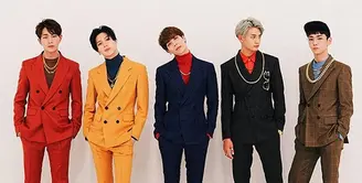 Beberapa minggu lalu kabar tak mengenakan datang dari salah satu personil SHINee, Onew, yang mengalami cedera saat konser SHINee pada Minggu (4/9) lalu di Olympic Gymnastic Arena, Seoul. (Instagram/shine.1of1)