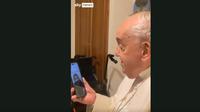 Momen Paus Fransiskus melakukan video call dengan jemaat gereja Katolik di Gaza, Palestina (Foto: screenshot video Sky News).