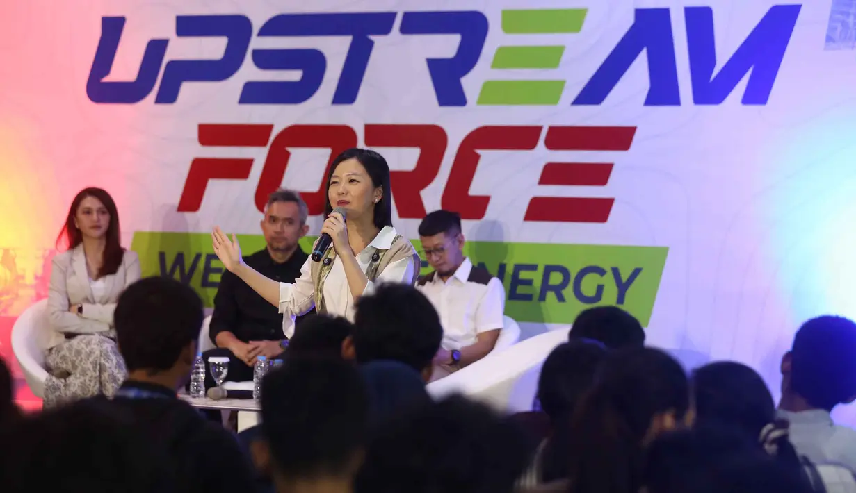 Founder of Start Your Content Academy, Victoria Wong saat memberikan paparan pada gelaran “Upstream Force: We Are The Energy” di Gedung PPDT Galeri R FSRD, Universitas Trisakti, Jakarta, Rabu (12/11/2025). (Liputan6.com/Helmi Fithriansyah)