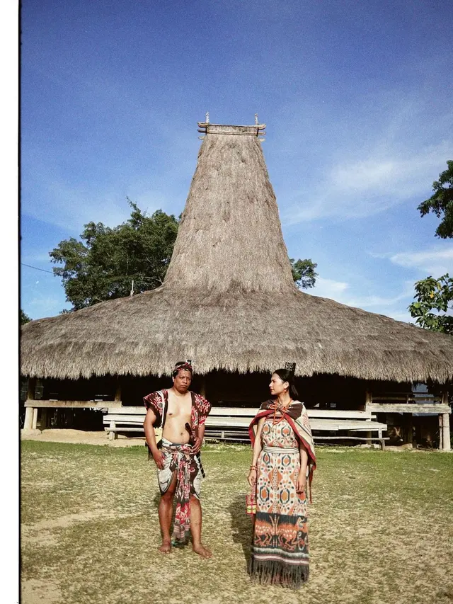 Arie Kriting dan Indah Permatasari di Sumba