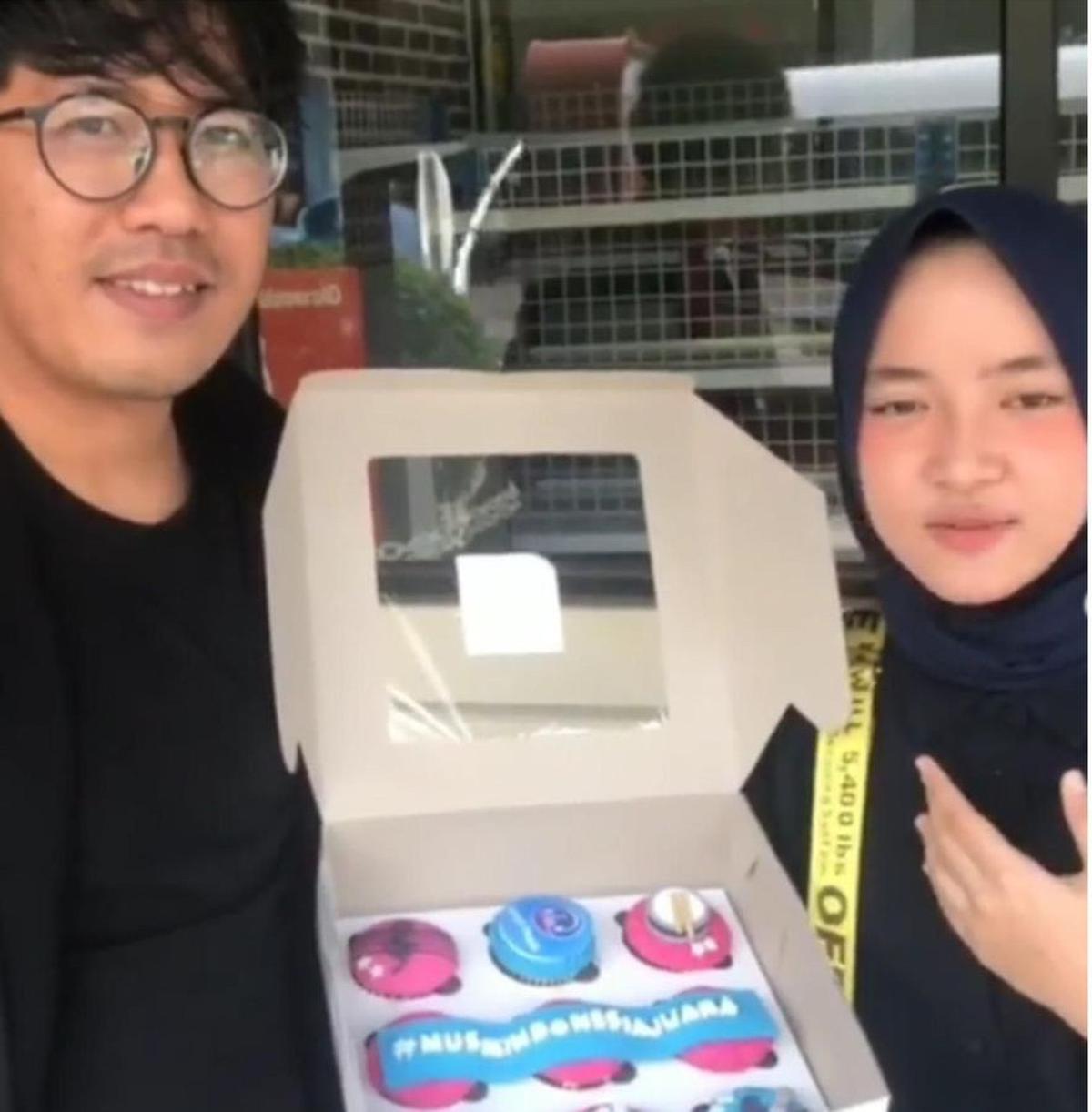 Sudah Sah Menikah! Ini 8 Potret Kebersamaan Nissa Sabyan dan Ayus yang Jarang Tersorot - Momen Akad Nikah Terungkap