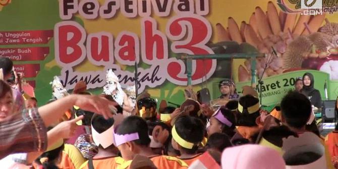 VIDEO: Festival Buah, Warga Berebut Klengkeng dan Bibit Tanaman
