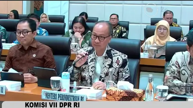 Menteri Perindustrian, Agus Gumiwang Kartasasmita dalam Rapat Kerja dengan Komisi VII DPR, Senin (26/1/2026). (Liputan6.com/Arief)