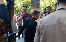 Tanya Pj Gubernur Nana soal Ajakan Andika Bersalaman Dicuekin, Kaki Wartawan Ditarik Ajudan Hingga Jatuh