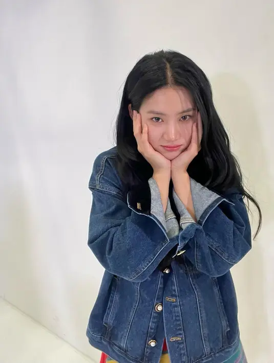 Park Ju Hyun dan Taeyong NCT mendadak terbelit rumor asmara. Penyebab munculnya isu ini terbilang unik, salah satunya gara-gara gim online. (FOTO: instagram.com/charmgirl_1005/)