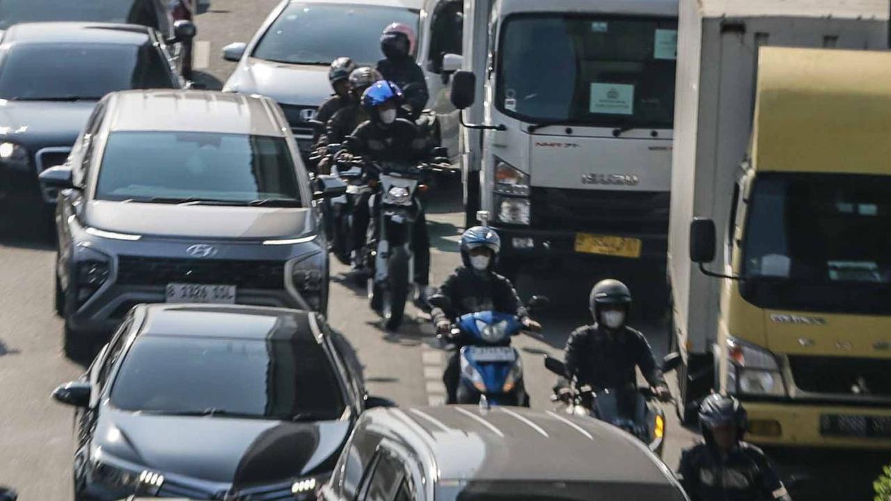 Pengalihan jalan ini dilakukan demi memperlancar acara KTT ASEAN 2023 yang saat ini sedang berlangsung.