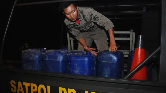 Penggerebekan Toko Miras di Cicalengka