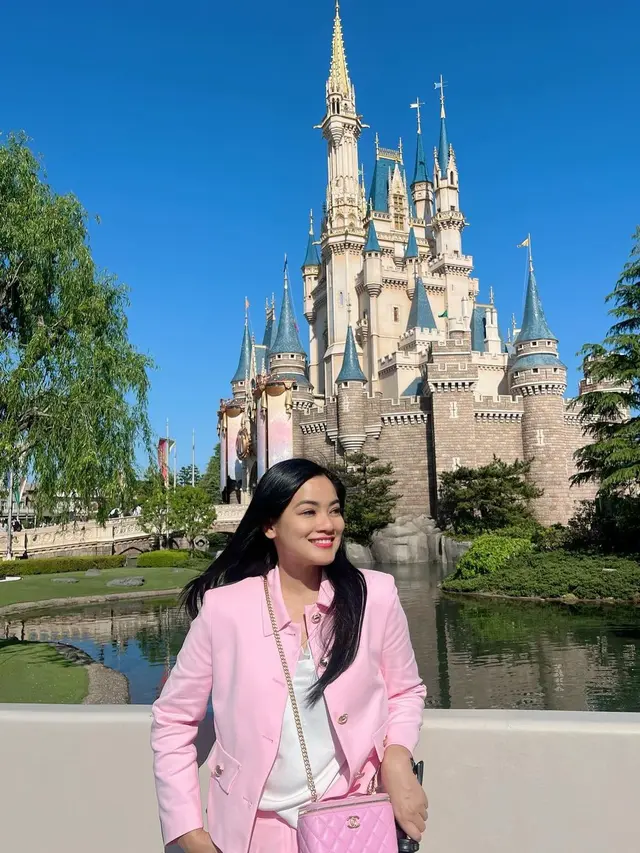 Titi Kamal liburan di Jepang (Foto: Instagram titi_kamall)