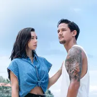 Pasangan ini memang cocok disebut sebagai couple goals. (Sumber foto: jenniferbachdim/instagram)