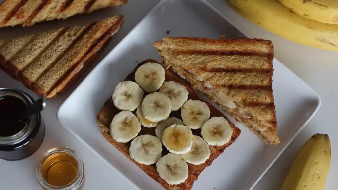Resep Almond Butter Banana Toast