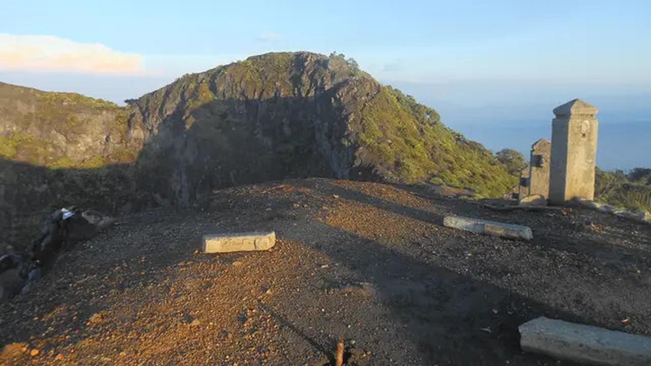6 Fakta Menarik Tentang Gunung Kaba di Bengkulu dan Keindahan Danau di Ketinggian 1.100 Mdpl
