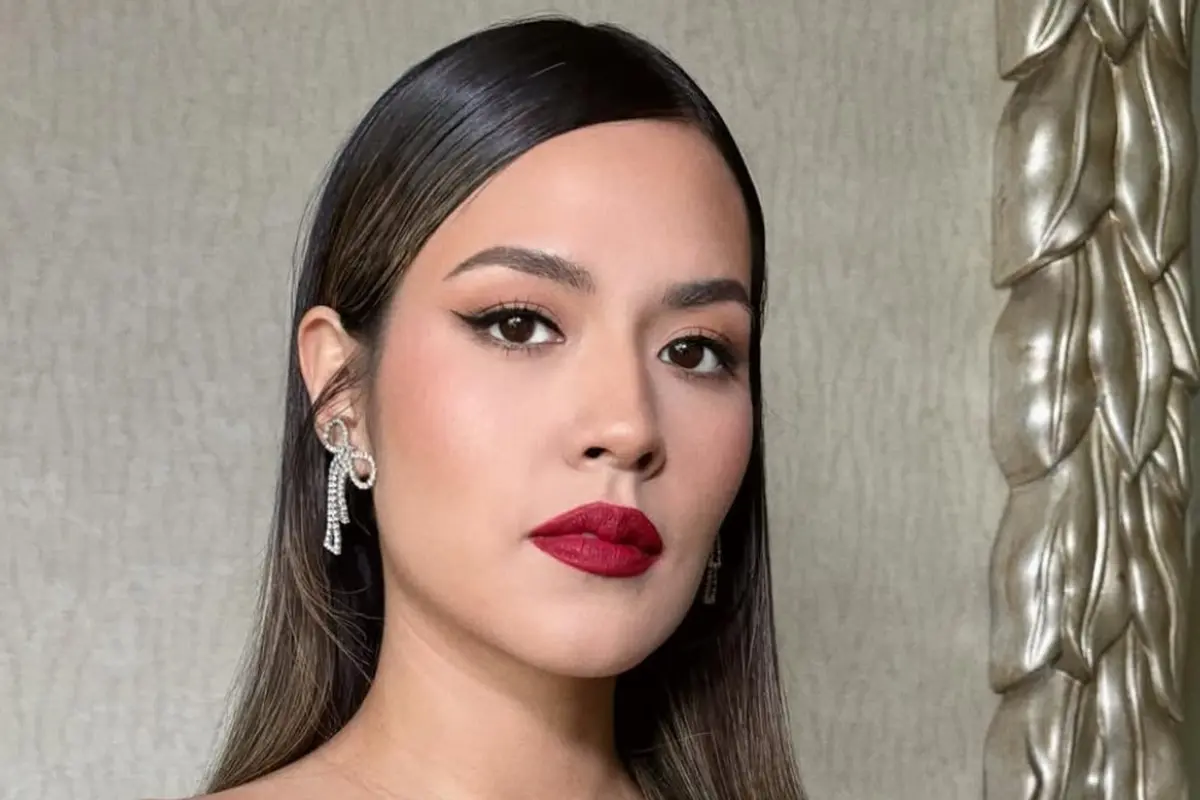 Penampilan Raisa saat konfersi pers konser tunggalnya. [@vagueskin]