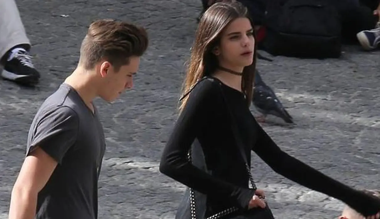 Brooklyn Beckham dan Sonia Ben Ammar (via mirror.co.uk)