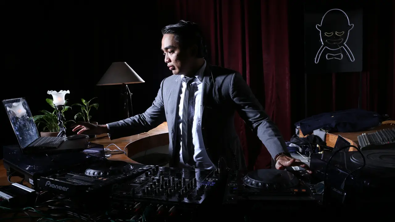 [Bintang] Video: Dipha Barus Pertama Kali Jadi Juri di Cornetto Pop Awards