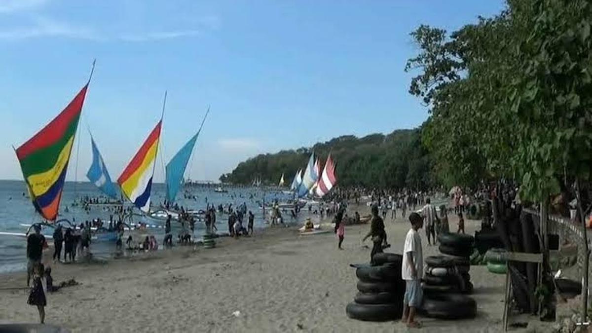 19 Ribu Wisatawan Berkunjung ke Pasir Putih Situbondo di Momen Libur