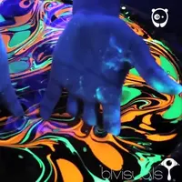 Mendapatkan tubuh yang terlukis indah dengan cara dicelupkan. (Via: youtube.com/BoredPandaArt)