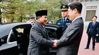 Seskab Teddy Ceritakan Momen Saat Prabowo Bikin Presiden Korsel Tertawa Terpingkal