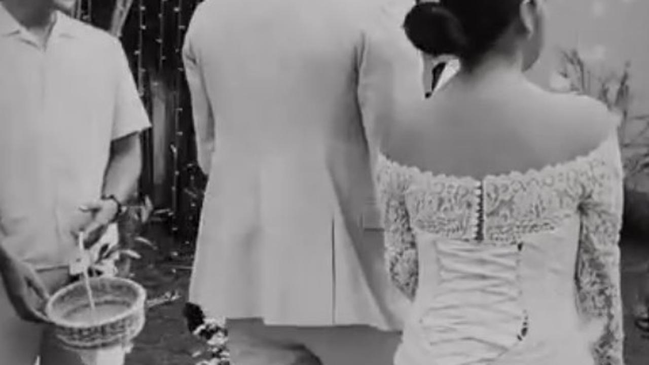Selamat anniversary, Jen dan Dali. Semoga Jennifer selalu diberi kekuatan untuk menjalani hidup ke depan tanpa kehadiran Dali.<br>