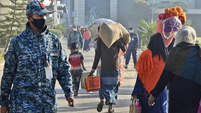 FOTO: Bangladesh Kirim Ribuan Pengungsi Rohingya ke Pulau Terpencil