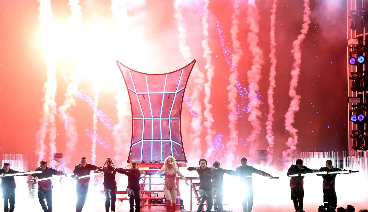 Suasana panggung Britney Spears di ajang Billboard Music Awards (BBMA) 2016 di T-Mobile Arena, Las Vegas, Minggu (22/5). Di ajang bergengsi itu, Britney Spears me-medley lagu-lagu hits miliknya. (Kevin Winter/GETTY IMAGES NORTH AMERICA/AFP)