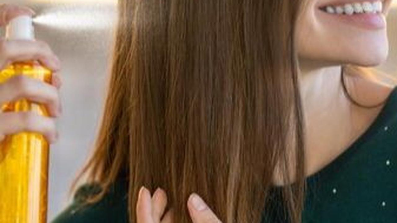 Jadi, apakah kamu lebih memilih hair mist untuk kepraktisannya atau hair vitamin untuk manfaat nutrisinya yang lebih intens?