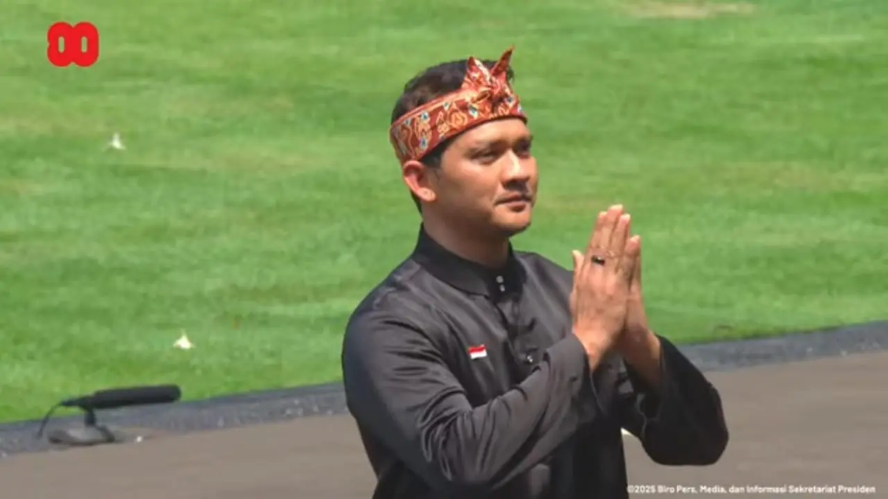 Saat Iko Uwais Unjuk Gigi Peragakan Atraksi Silat di HUT ke-80 RI, Prabowo Dibuat Kagum