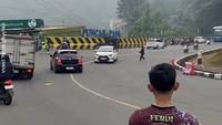 Detik-Detik Mobil Dikepung Pemotor di Puncak Cianjur