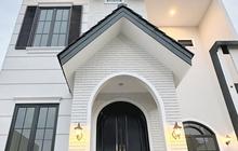 Potret Desain Rumah Karya Natalie Sarah Bergaya Amerika Classic, Sederhana Tapi Terlihat Mewah