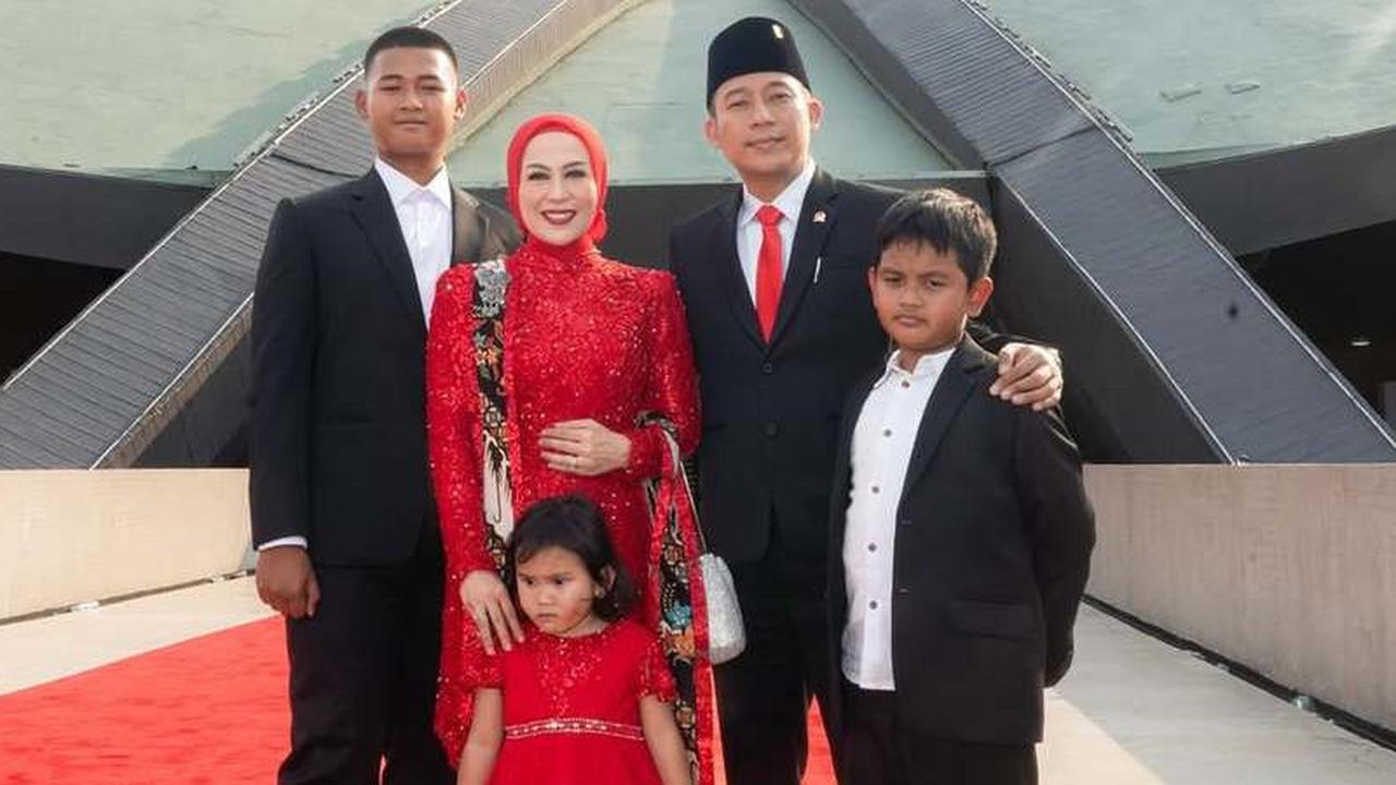 Potret Perjalanan Denny Cagur dari Panggung Komedi ke Gedung Parlemen, Penuh Perjuangan dan Kejutan